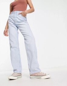 Bershka – Jeans mit geradem Bein in Bleach-Optik