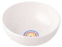 Dishes and salad bowls for serving