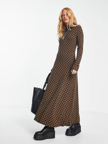 Женские повседневные платья object checkerboard long sleeve maxi dress in brown