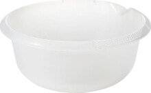 Dishes and salad bowls for serving