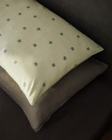 Clover print pillowcase