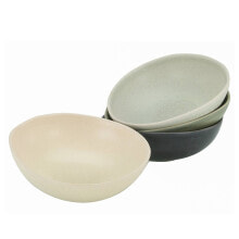 Dishes and salad bowls for serving