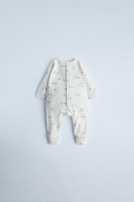 Printed sleepsuit with convertible foot