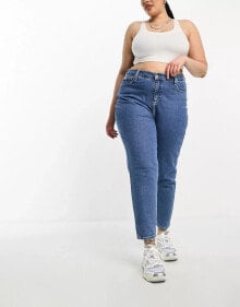 Calvin Klein Jeans Plus – Mom-Jeans in mittelblauer Waschung