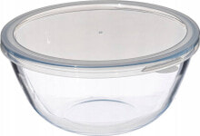 Dishes and salad bowls for serving