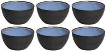 Dishes and salad bowls for serving