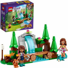 Children's play sets and wooden figurines