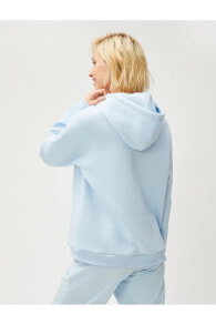 Women's hoodies and sweatshirts