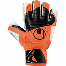 Goalkeeper gloves for football