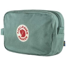 Women's cosmetic bags and beauty cases