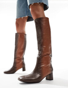 Купить женская обувь Public Desire: Public Desire Tamira block heel knee boots in brown ombre croc