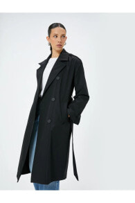 Women's raincoats and trench coats