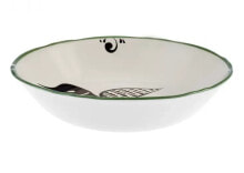 Dishes and salad bowls for serving