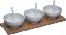 Dishes and salad bowls for serving