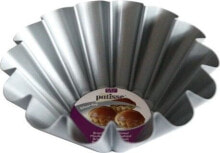 Dishes and molds for baking and baking