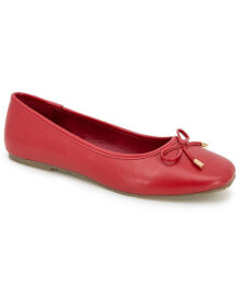 Красные женские туфли