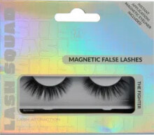 False eyelashes and glue