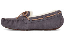 Women's moccasins