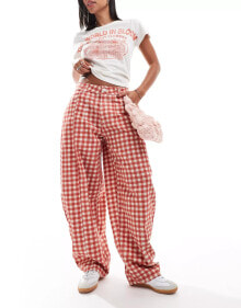 Купить женские брюки Reclaimed Vintage: Reclaimed Vintage barrel leg trouser in red gingham