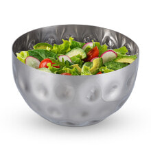 Dishes and salad bowls for serving