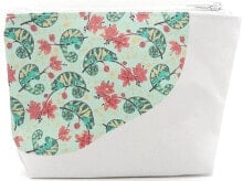 Cosmetic bags and beauty cases