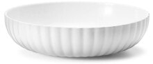 Dishes and salad bowls for serving