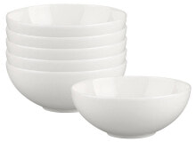 Dishes and salad bowls for serving