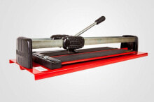 Manual tile cutters