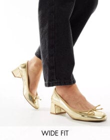 ASOS DESIGN Wide Fit Steffie bow detail mid block heeled shoes in gold купить онлайн