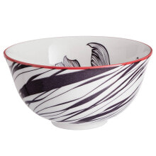 Dishes and salad bowls for serving