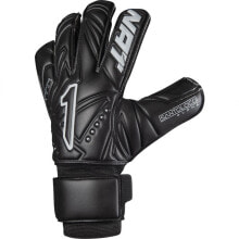 Goalkeeper gloves for football