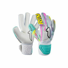 Goalkeeper gloves for football