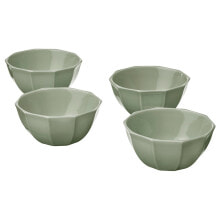 Dishes and salad bowls for serving