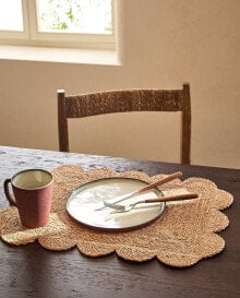 Scalloped placemat