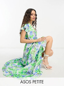 ASOS DESIGN Petite – Satin-Maxikleid in Weiß mit Blumenprint, Wickeldetail und Rüschen