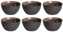 Dishes and salad bowls for serving