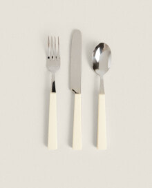 Cutlery set with rectangular handle