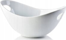 Dishes and salad bowls for serving