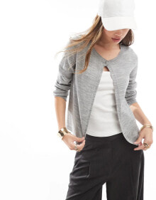 Women's sweaters and cardigans