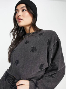 ASOS DESIGN – Sweatshirt in verwaschenem Schwarz mit Blumenstickereien, Kombiteil
