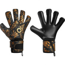 Goalkeeper gloves for football