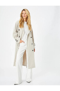 Women's raincoats and trench coats