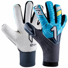 Goalkeeper gloves for football