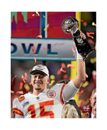 Fanatics Authentic patrick Mahomes Kansas City Chiefs Unsigned Super Bowl LVII Champions Celebrating with the Lombardi Trophy Photograph