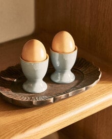 Egg cup with contrast rim