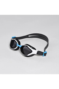 Swimming goggles