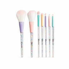 Makeup brushes, sponges and applicators