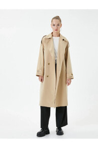 Women's raincoats and trench coats