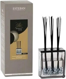 Aromatic diffusers and candles