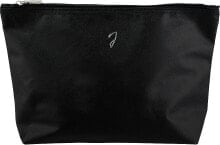 Women's cosmetic bags and beauty cases